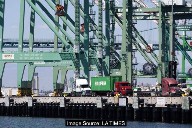 캘리포니아, 트럼프의 관세를 중지해줄 것을 연방 법원에 요청