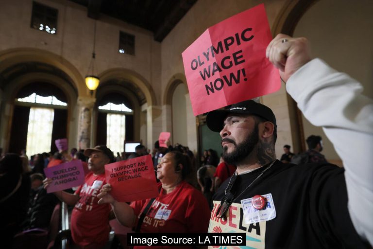 로스앤젤레스 시의회 의원들은 투표가 공개 회의법을 위반할 수 있다는 통보를 받았습니다. 그들은 그래도 투표했습니다.