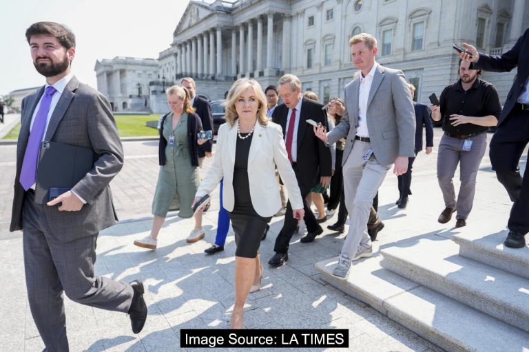 GOP 기술 규제에 대한 균열이 트럼프의 세금 법안에서 주 AI 법 금지를 좌절시킨 방법