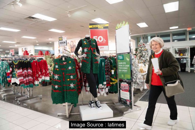 미국인들, 물가 상승에 저축 인출하고 할인 찾는 추세